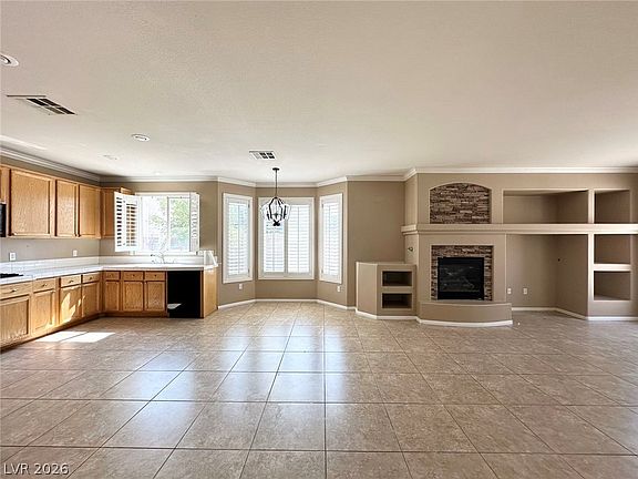 5th image of 637 Orbiter Ln