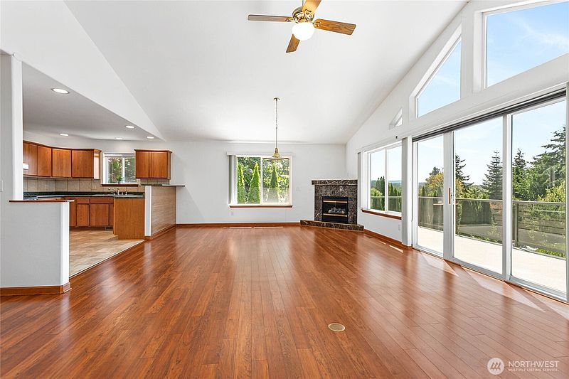5th image of 3004 Haggin Street