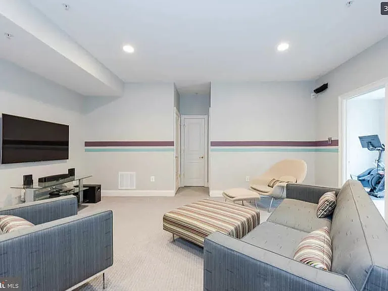 8042 Four Quarter Rd — Photo 37