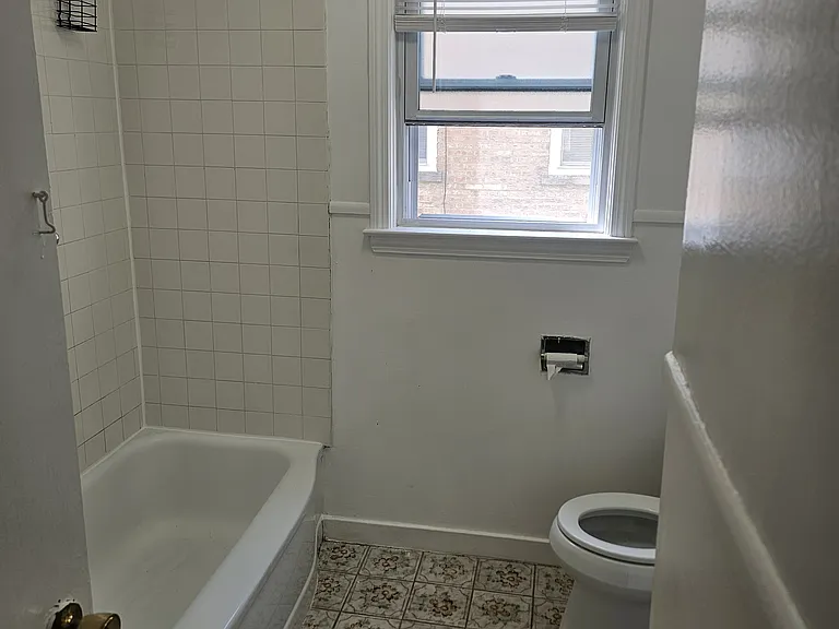 9013 La Crosse Ave #1B — Photo 2