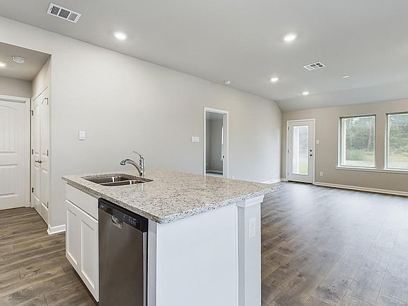 2nd image of 4007 Savannah Oaks Dr