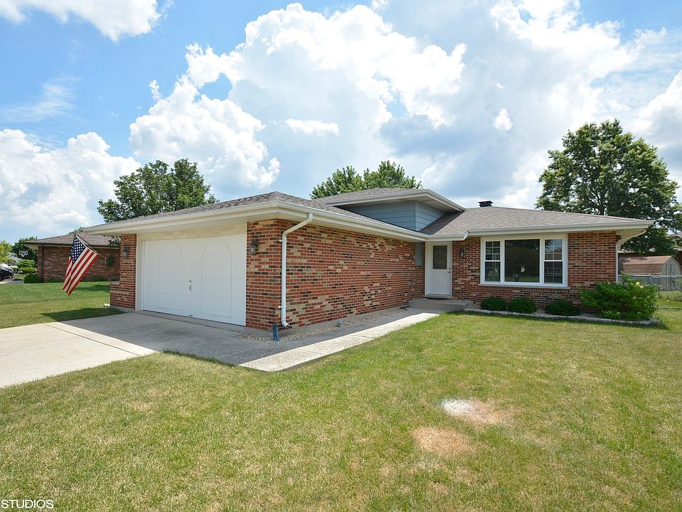 1st image of 8121 Meadow Ln