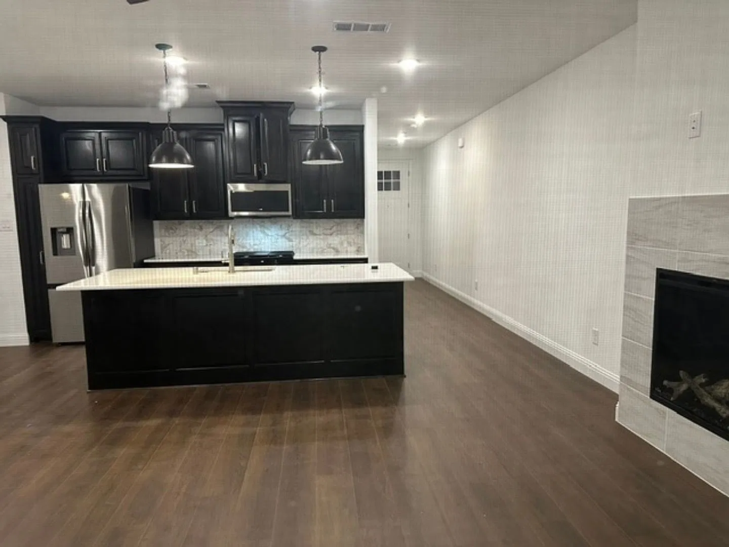 Charming Brand New 3BR Townhome in Wylie — Photo 3