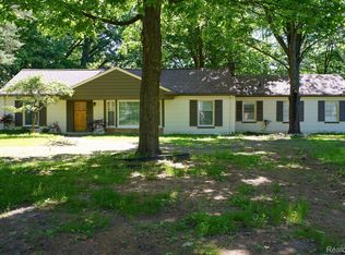 24154 Rougecrest Rd, Southfield, MI 48033