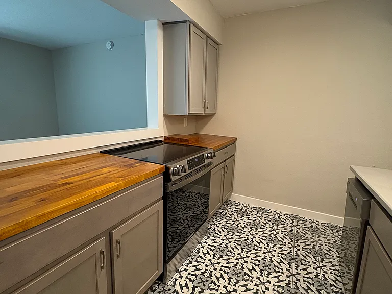 206 Rolling Hills Pl — Photo 6