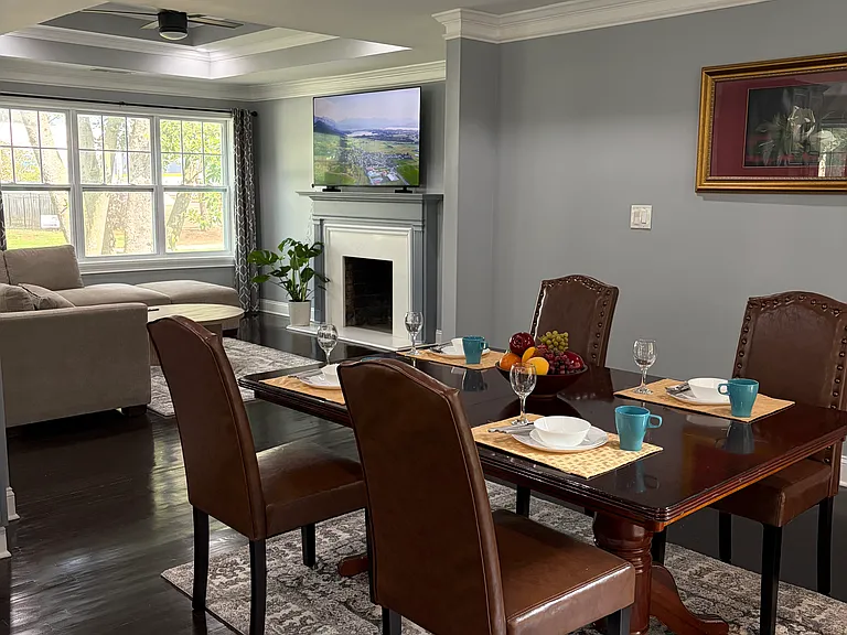 A Great Dinning Set , Area For Guests