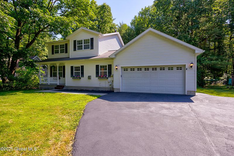 2nd image of 21 Schuyler Way