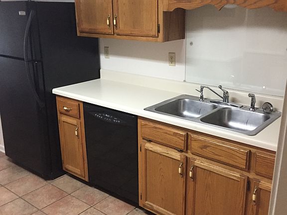 3rd image of 366 Meadow Way Cv