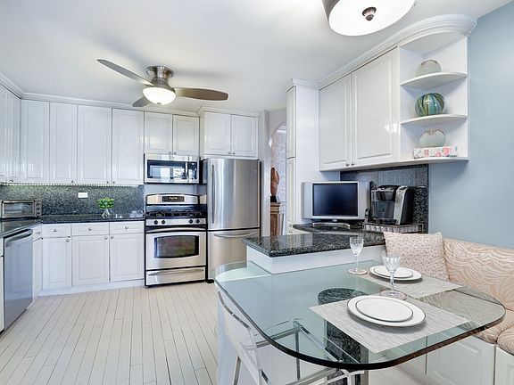 5th image of 330 E 38th St #36IJ