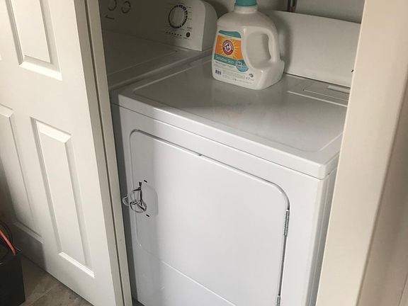 4th image of 726 E Lincoln Ave
