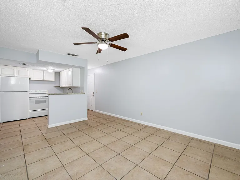 5113 N Nebraska Ave — Photo 38