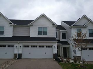 1505 Gable Dr, Carver, MN 55315