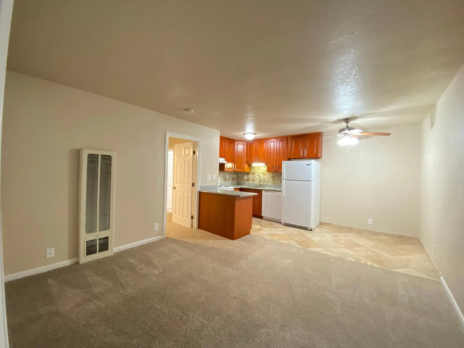 Almaden Plaza Apartments — Photo 3