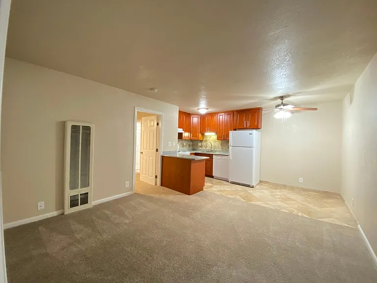 Almaden Plaza Apartments — Photo 3