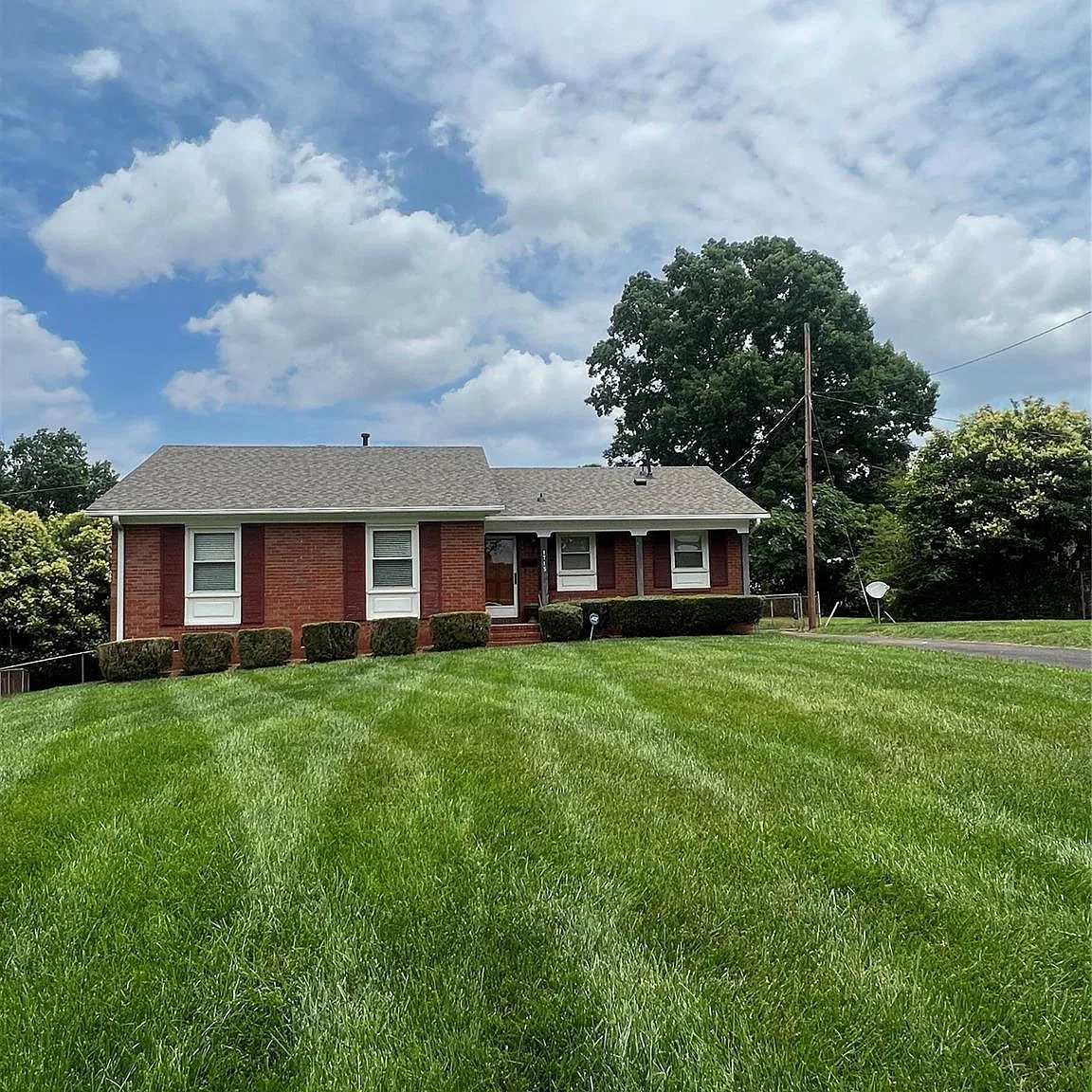 3 bed, 1.5 bath, $1,595 — Photo 1