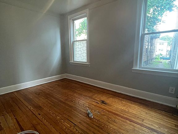 4th image of 212 Mallory Ave Floor 2