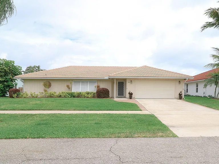 73 Pine Hill Trl W — Photo 1