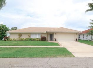 73 Pine Hill Trl W, Tequesta, FL 33469