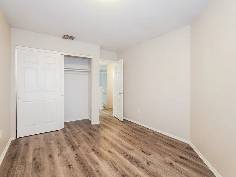 425 S Sunrise Dr — Photo 13