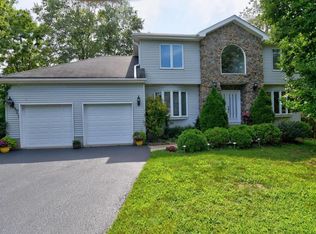 4 Running Brook Dr, Tinton Falls, NJ