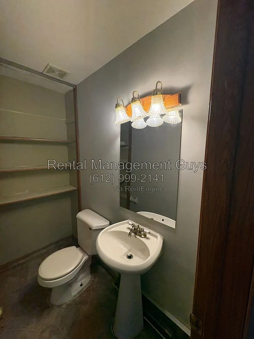 3 bed, 2.0 bath, $1,900 — Photo 4