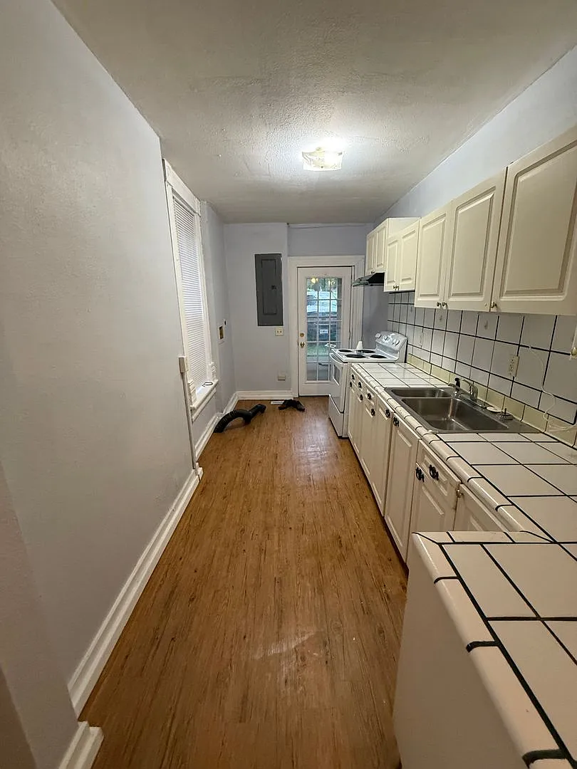 1332 Buchanan Ave. St. Joseph, MO 64501 — Photo 2