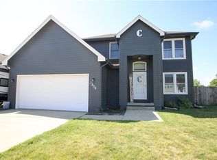 1335 Casady Dr, Norwalk, IA 50211