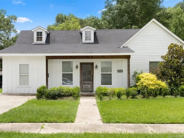 523 Davis St, Jennings, LA 70546