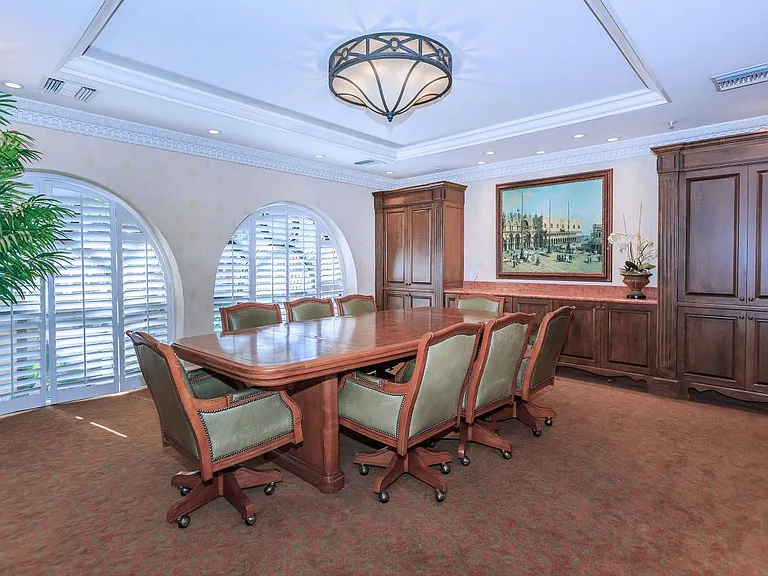 PRIVATE CONFERENCE ROOM