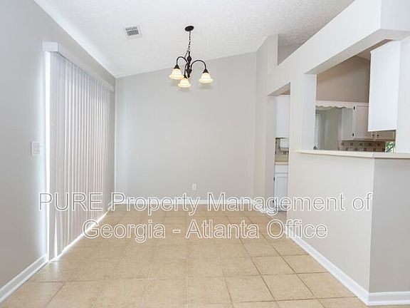 4th image of 3107 Waterford Ct