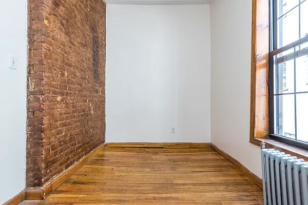 Rented by Nooklyn NYC LLC | media 35