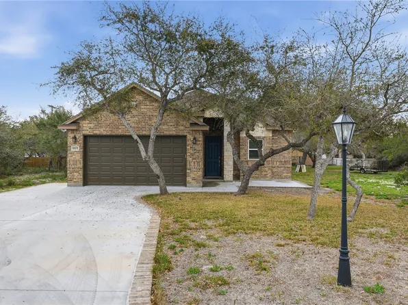 915 S 12th St, Aransas Pass, TX 78336