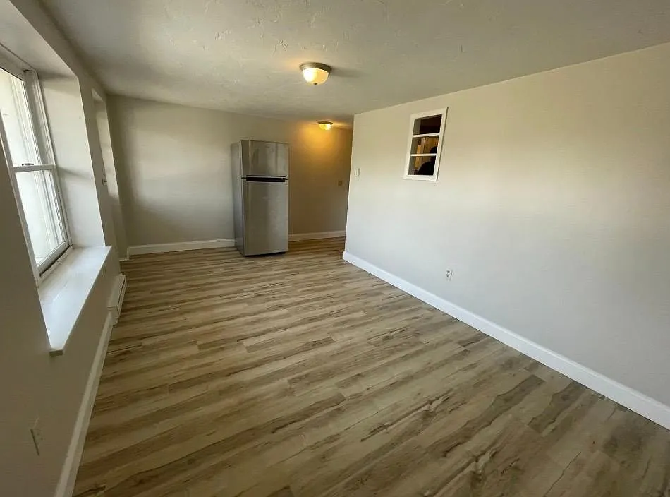 Unit Photo - 185 N Main St #6
