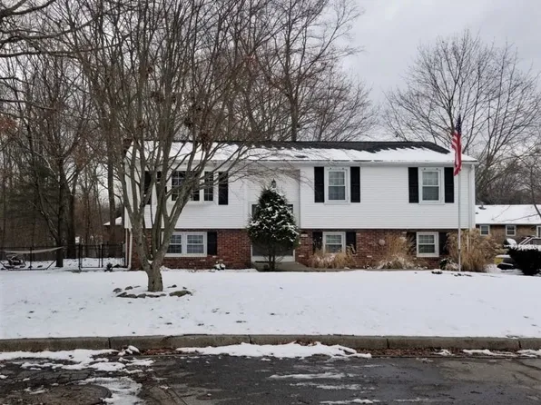 106 Setian Ln, West Warwick, RI 02893