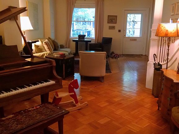 Living Room Photo 1