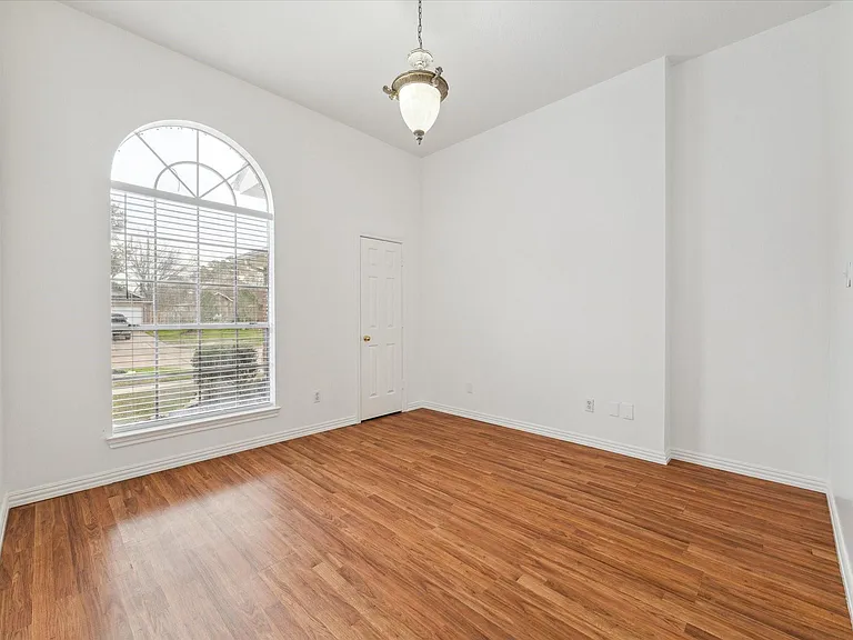 6831 Catarina Cir — Photo 2