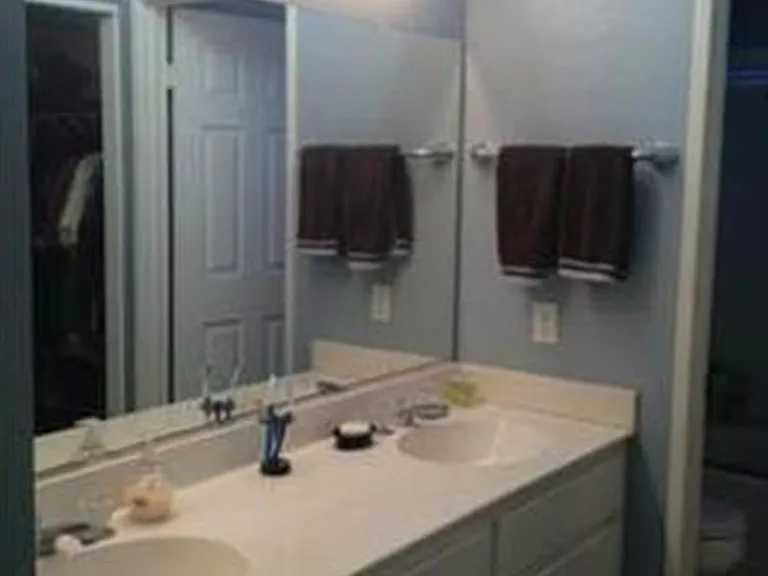 811 Kingsgate Dr — Photo 4