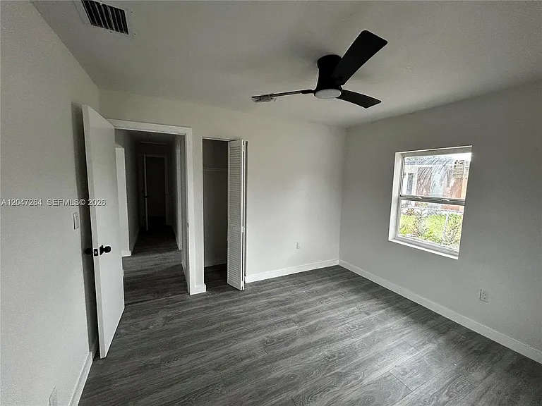 4429 SW 21st St #FRONT — Photo 16
