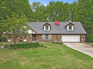 8214 Wright Ave, Broken Arrow, OK 74014