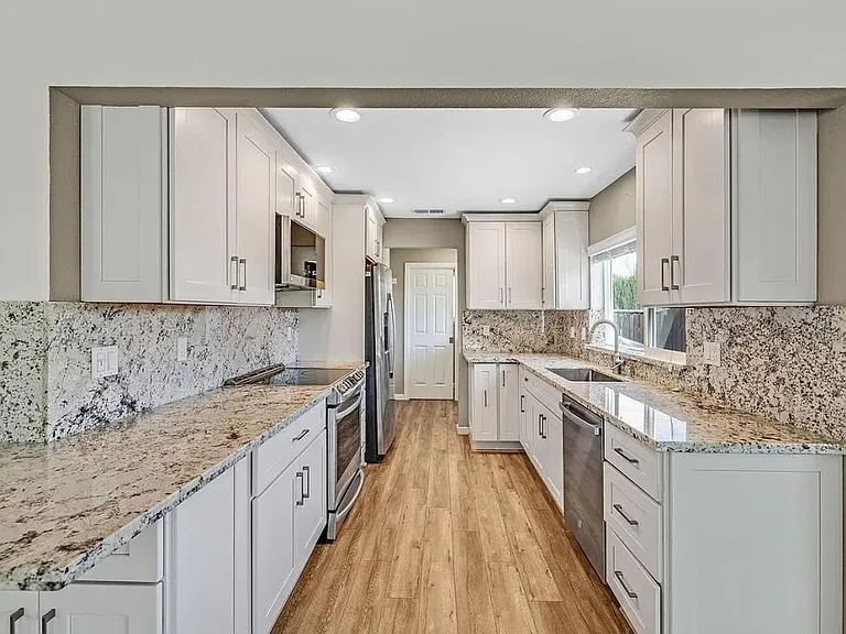 7293 Valley Trails Dr — Photo 13