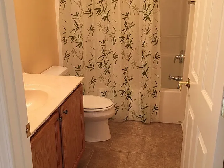 88 E Danbury Ln — Photo 8