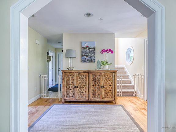 19 Acorn Ridge Rd Freeport ME04