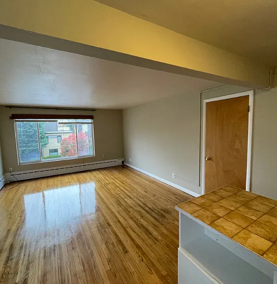 3900 S Hudson St — Photo 3