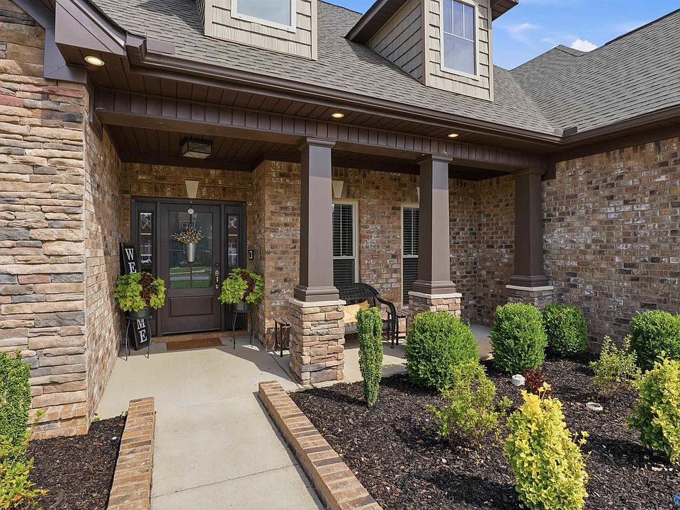 1st image of 105 Cypress Way