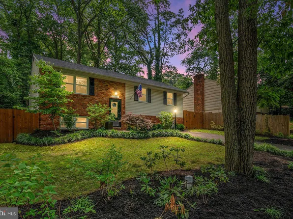 1161 Summit Dr, Annapolis, MD 21409