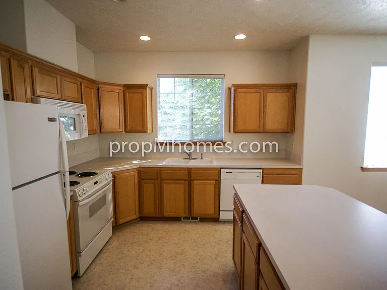 15045 SE Elm Park Dr — Photo 10