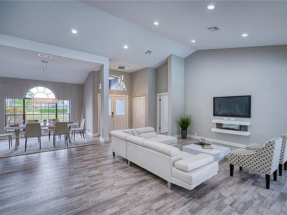 4th image of 2914 Summervale Dr