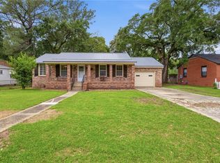 102 5th St, Chickasaw, AL 36611