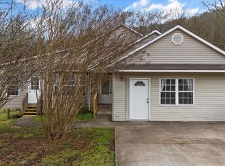 105 Pleasant View Dr, Oliver Springs, TN 37840