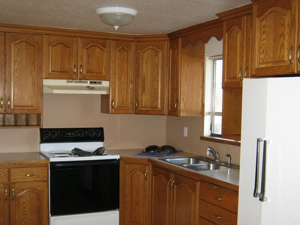2nd image of 515 E Center St